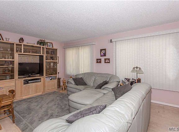 3rd image of 211 Springmeadow Dr Unit F