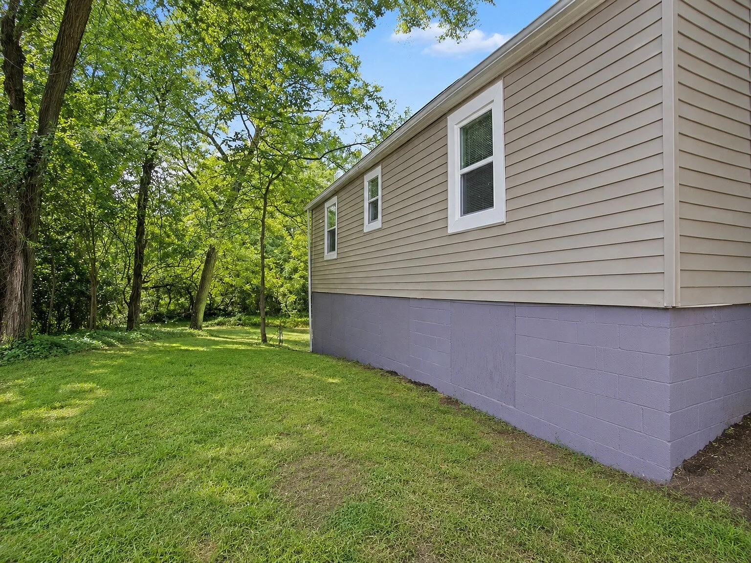 3 bed, 1.0 bath, 987 sqft, $1,250 — Photo 4