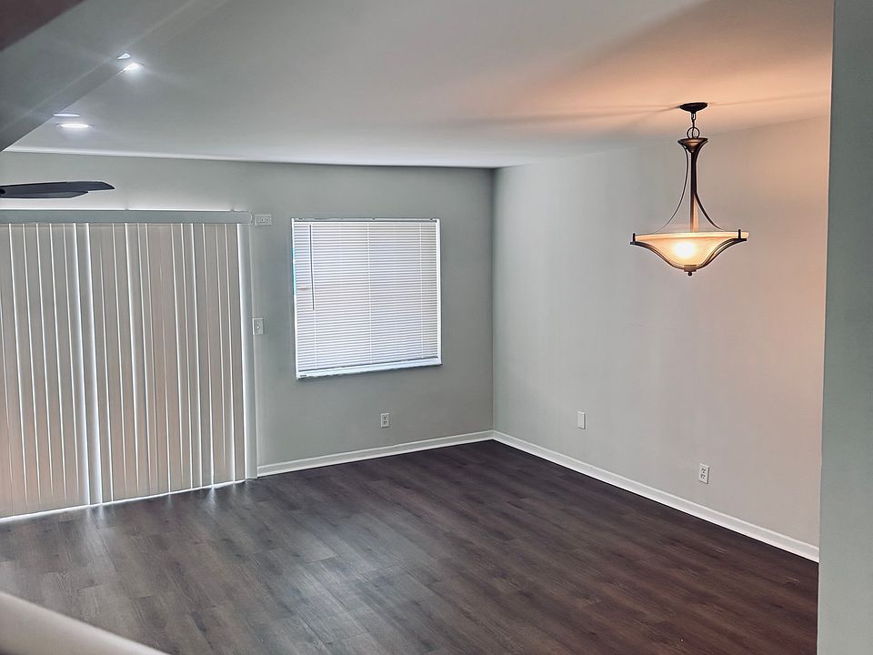 2nd image of 9148 NW 35th Pl