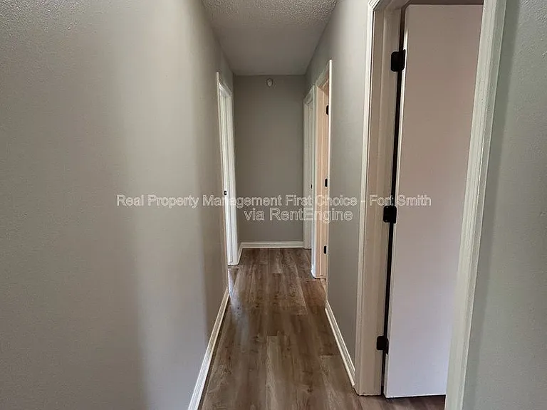 1406 Strozier Ct — Photo 10