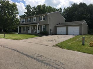 67 Willowick Dr, Fairport, NY 14450