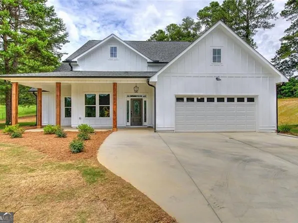 218 Newtown Dr NE, Calhoun, GA 30701