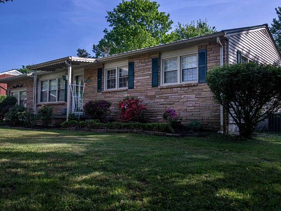 2nd image of 319 Woodlawn Dr