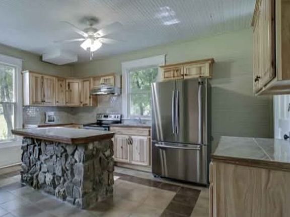3rd image of 309 Englewood Ave