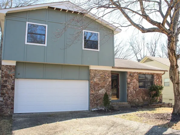 14005 High Point Dr, Little Rock, AR 72211