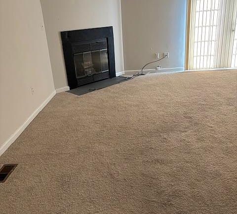 4th image of 3719 Roxbury Ln