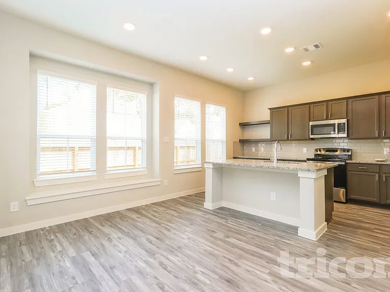 9835 Willow Creek Commerce Dr #310 — Photo 2
