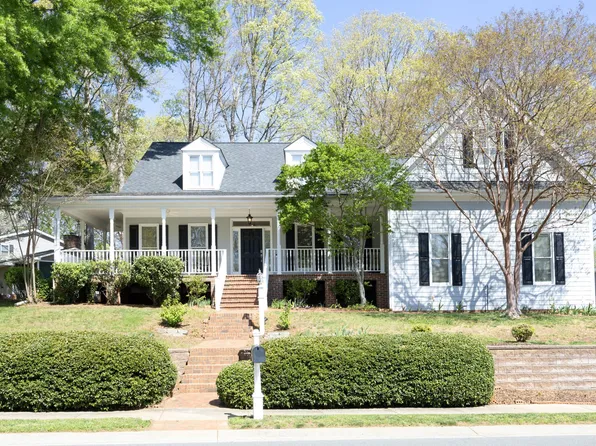 1427 Moosecreek Dr, Raleigh, NC 27614