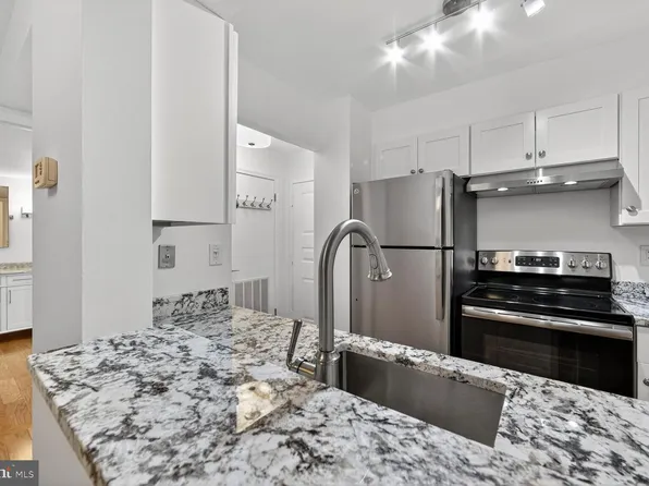 2100 Langston Blvd APT 339, Arlington, VA 22201