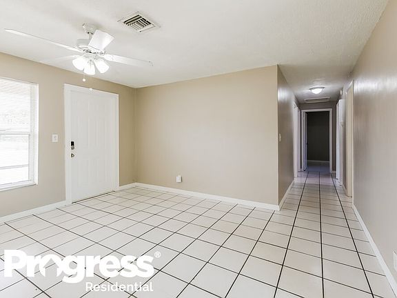 4th image of 4448 SW 49th Ct