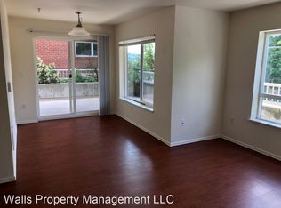 1307 N 43rd St #205, Seattle, WA 98103