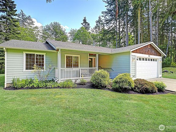 4th image of 611 SW Camano Drive