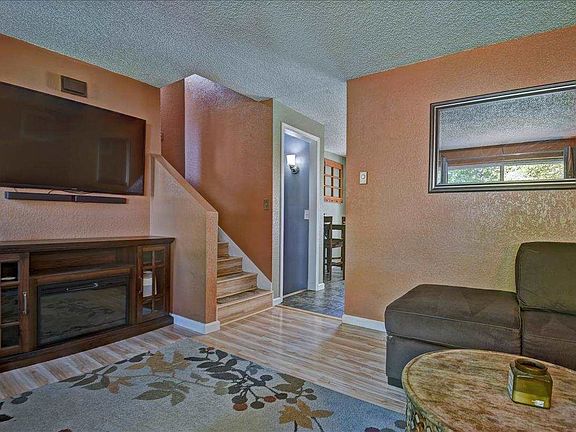 3rd image of 818 E Sierra Ave