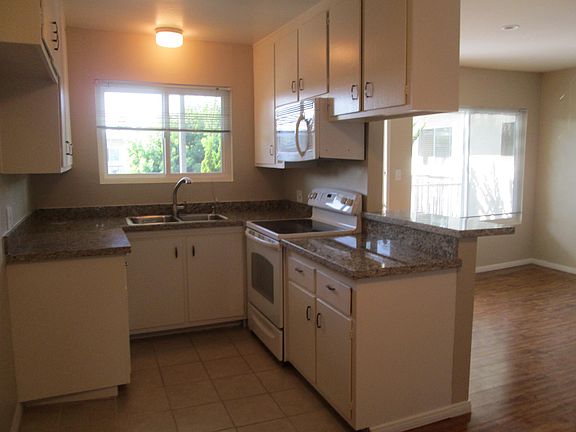 5th image of 2421 W 227th St Unit 6