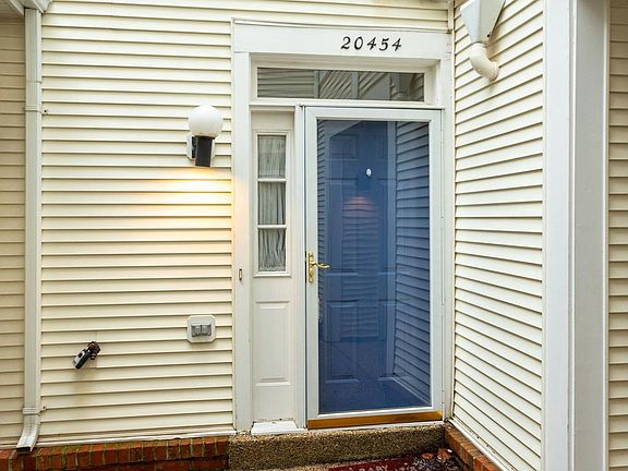 3rd image of 20454 Cool Fern Sq