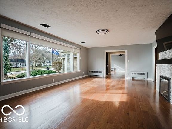 3rd image of 1158 Woodlawn Dr