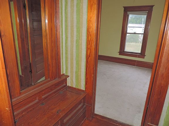 5th image of 113 Nichols Ave S
