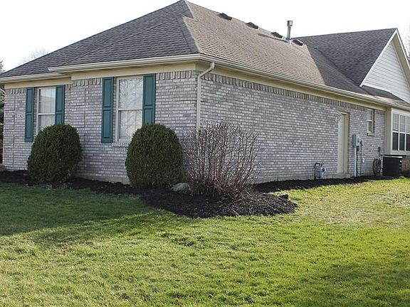 3rd image of 2824 Parkwood Dr