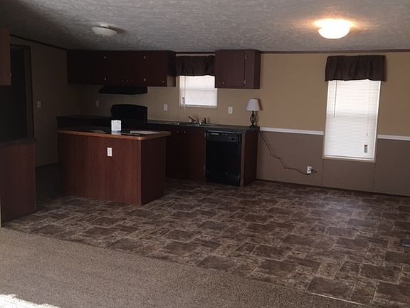 2nd image of 140 Cedar Ridge Pl