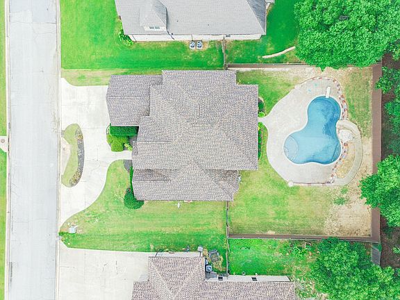 5th image of 4281 Annadale Cir