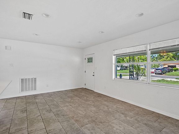 5th image of 5926 6th St S