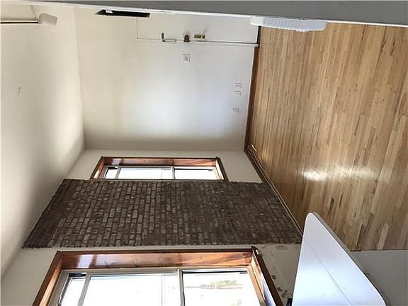 4th image of 3137 30th St APT 4B