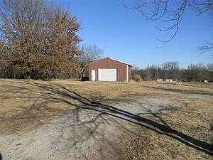 DETACHED GARAGE/WORKSHOP