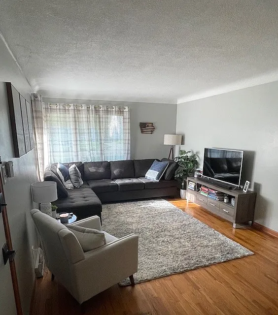 Fantastic Beaverdale Duplex! — Photo 3