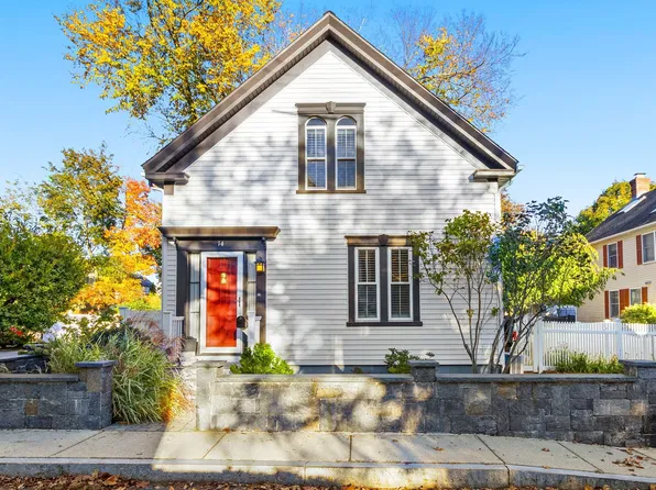 14 Maple St, Natick, MA 01760