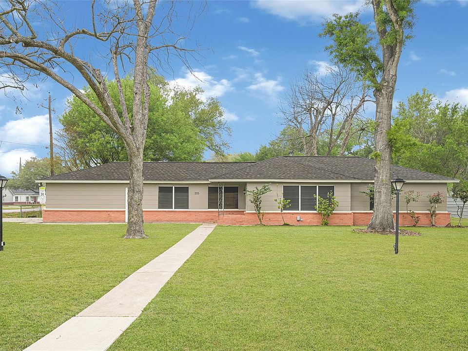 1st image of 205 Grammar Rd