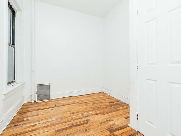 5th image of 1428 Putnam Ave #1C
