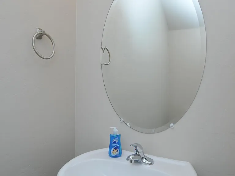 1218 E Blacklidge Dr — Photo 19