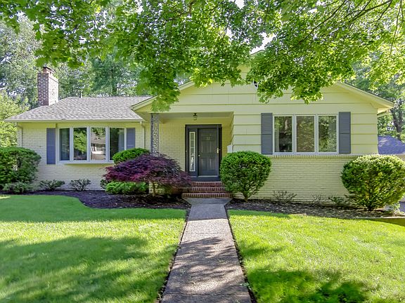 2nd image of 22 Hickory Dr