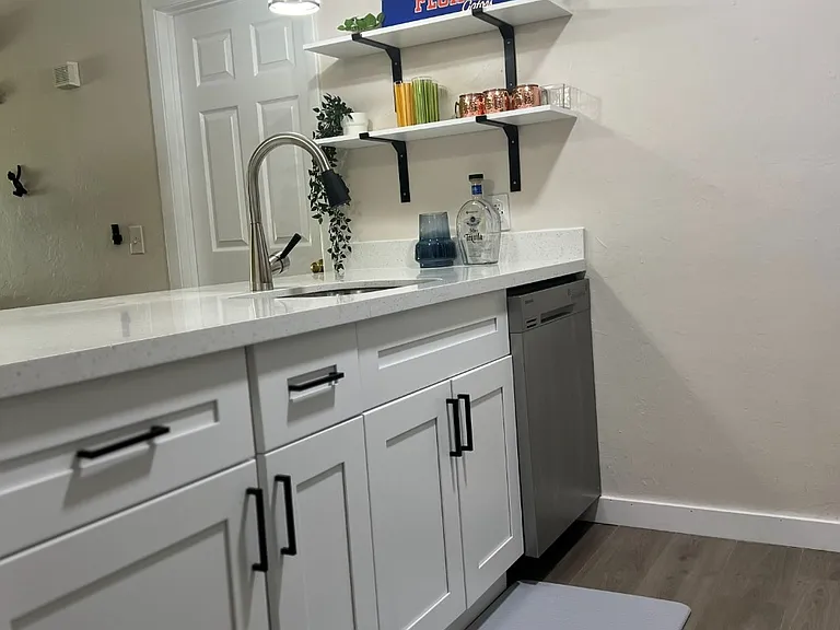 3800 SW 20th Ave — Photo 5