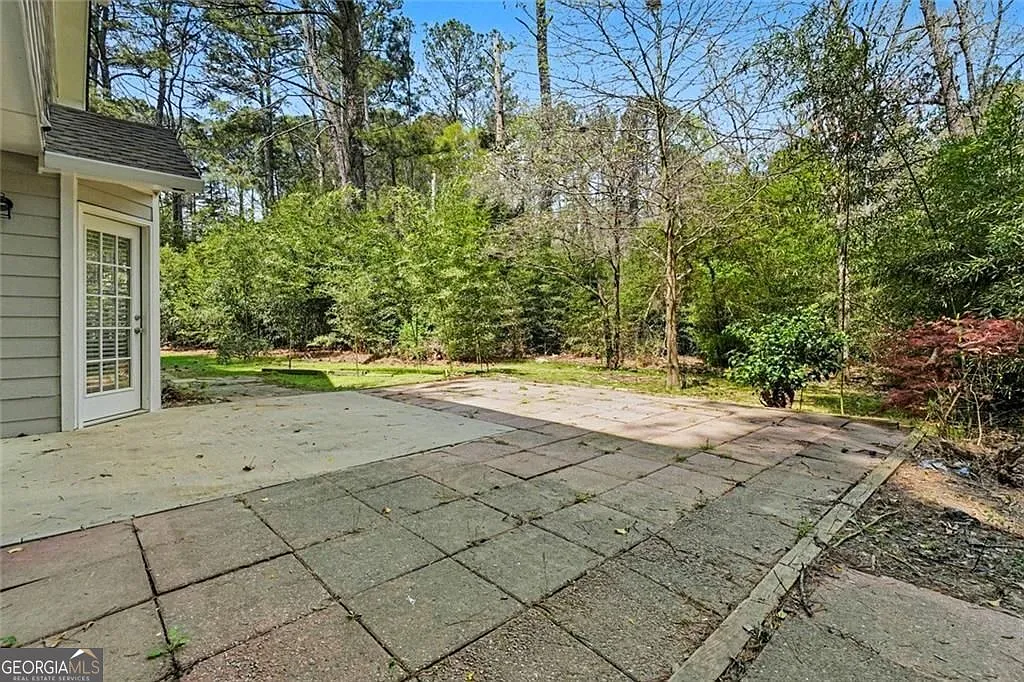 5 bed, 2.5 bath, 2204 sqft, $2,900 — Photo 3