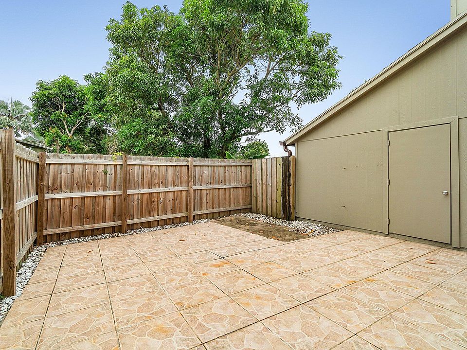 1st image of 912 Sandtree Drive