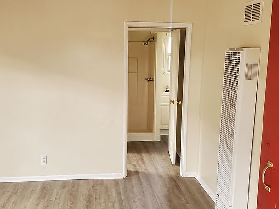 2nd image of 8619 1/2 S Budlong Ave #8619-1/2