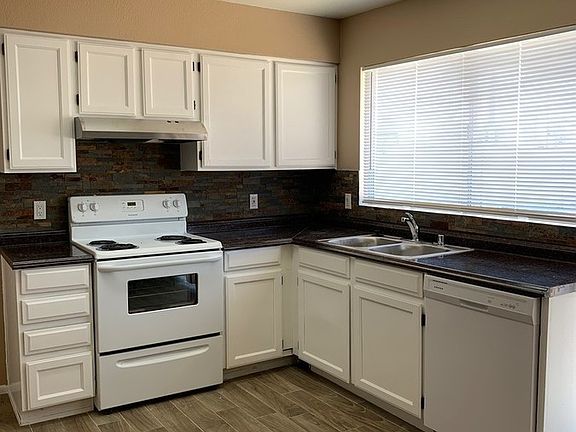 4th image of 2207 W Peralta Ave