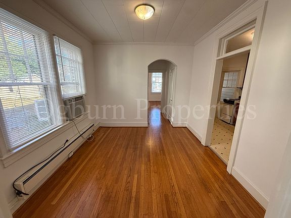 5th image of 647 Irving St APT 1