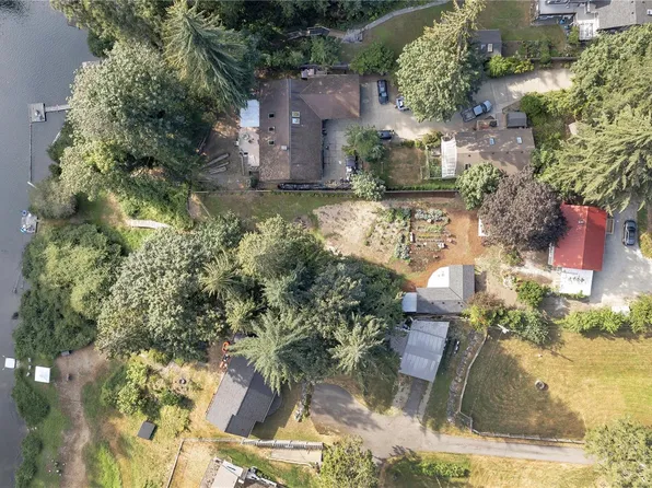 7840 Wentworth Rd, Cowichan Valley, BC V0R 2G1