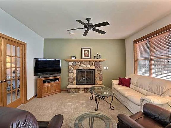 3rd image of 151212 Kingfisher Ln