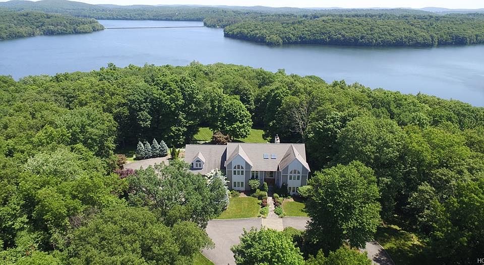 1st image of 55 Reservoir Ct