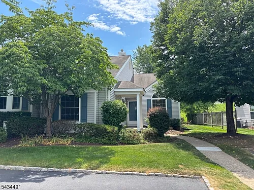 412 Cardinal Ln Photo 1