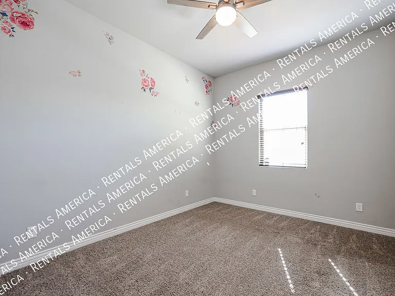 8544 W Midway Ave — Photo 20