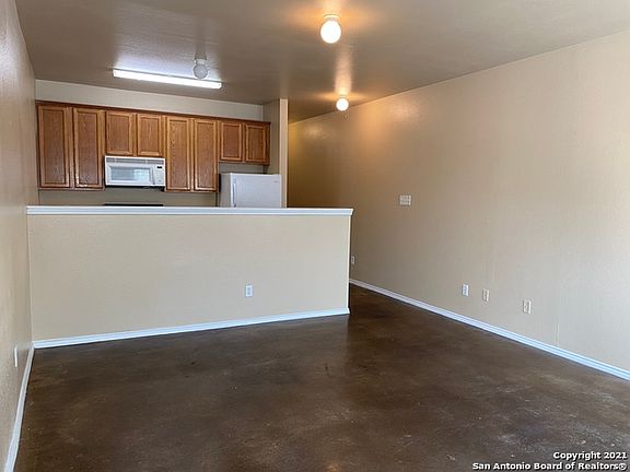 3rd image of 10718 Mathom Lndg APT 4