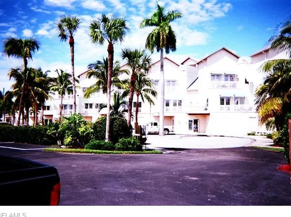 1000 10th Ave S, Naples, FL 34102