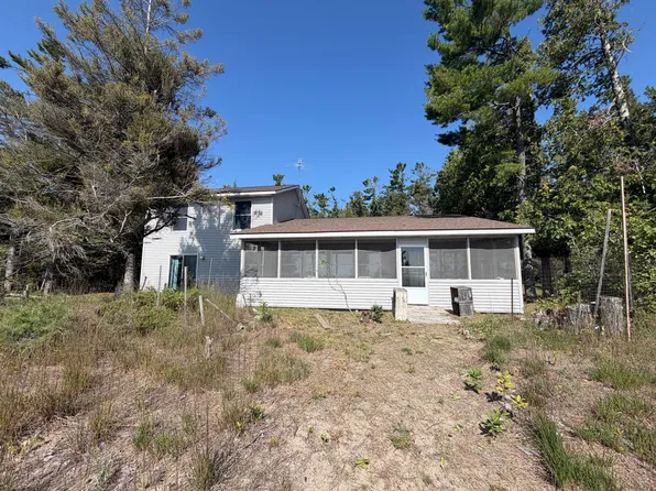 288 E Huron Dr, Bois Blanc Island, MI 49775