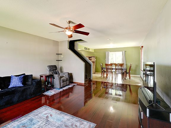 2nd image of 755 Sedgewick Ln