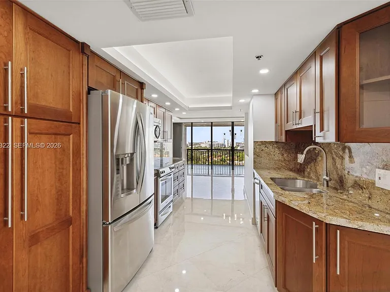 10175 Collins Ave #907 — Photo 10