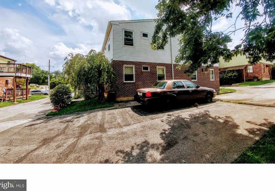 2nd image of 635 Spruce St